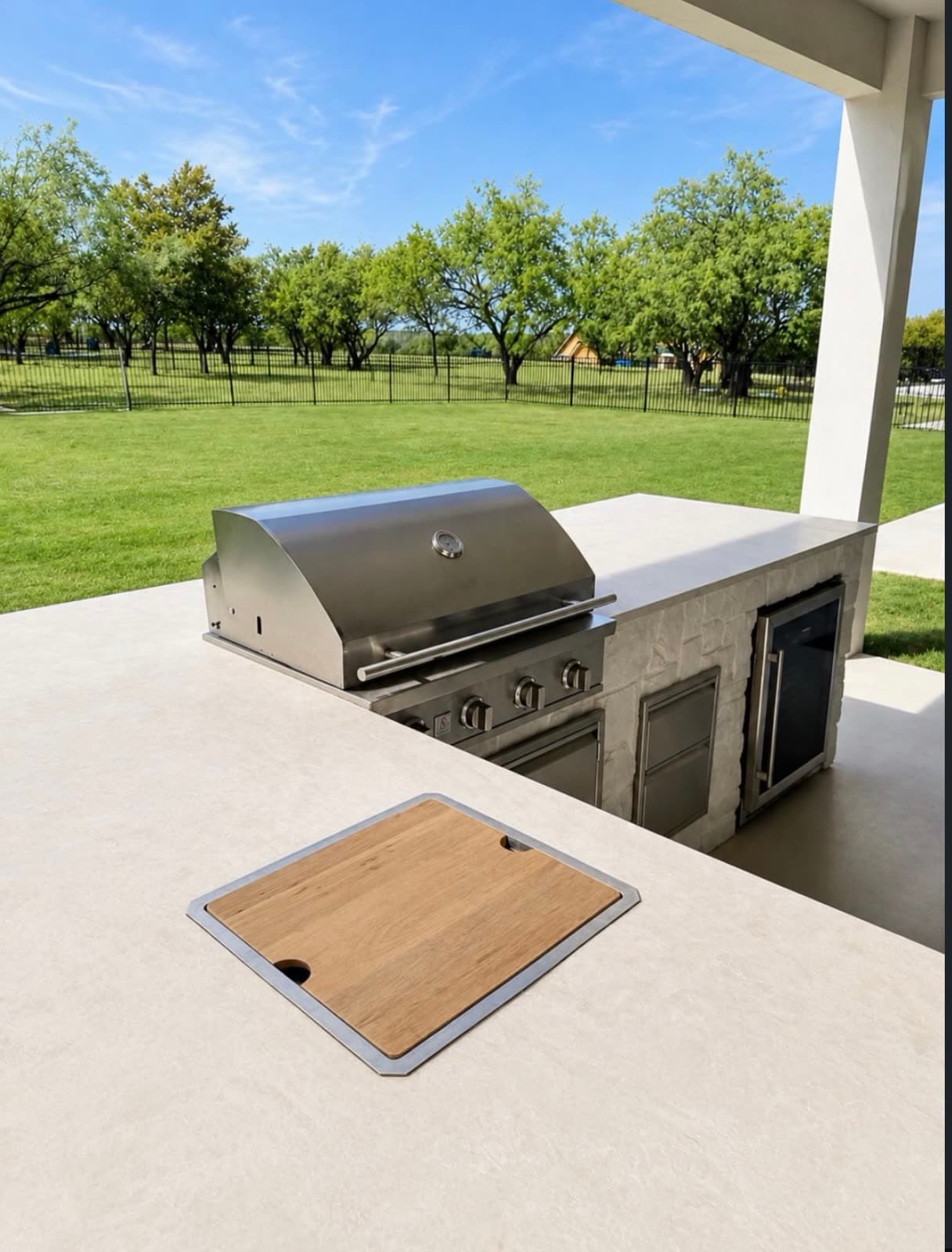Grill Island & Open Lawn